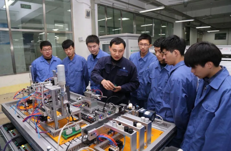 最全！振寧學(xué)校招生專業(yè)介紹之機(jī)械電氣設(shè)備銷售專業(yè)詳解